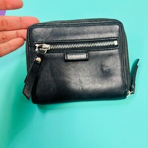 Coach Vintage Black Leather Zipper Daisy Wallet flawed